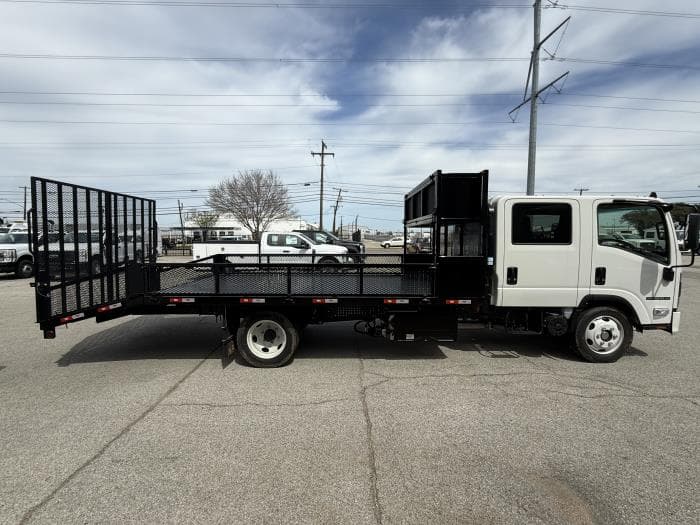 2026 Isuzu NPR — photo 7