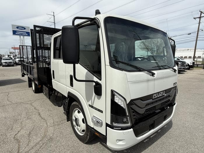 2026 Isuzu NPR — photo 8