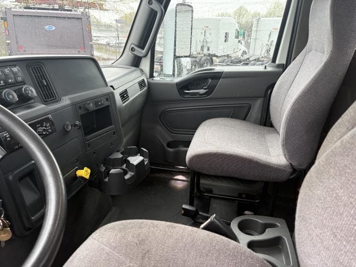 2021 International MV — photo 8