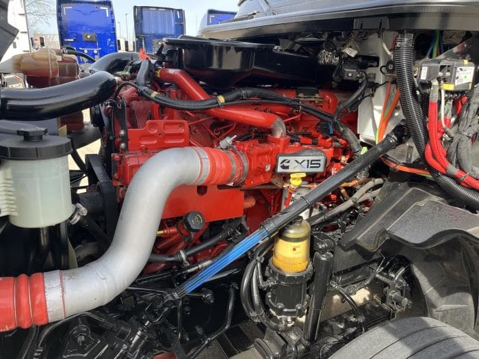 2023 International LT — photo 8