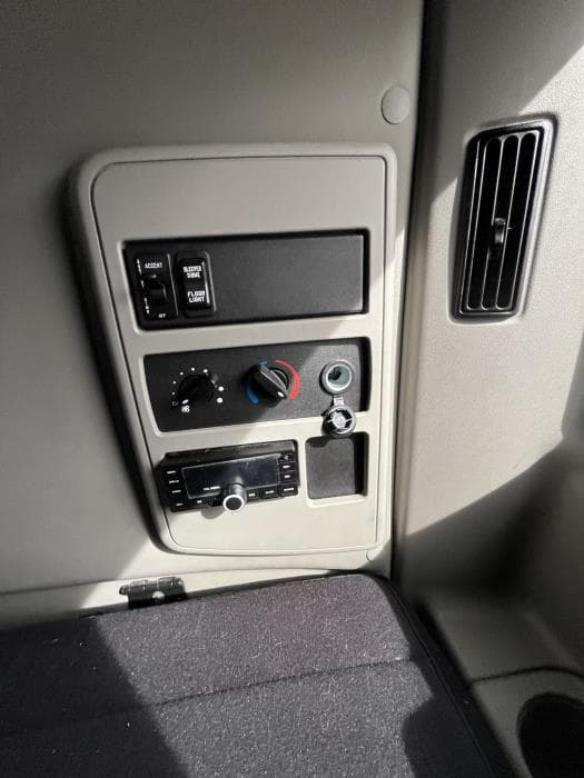 2023 International LT — photo 16