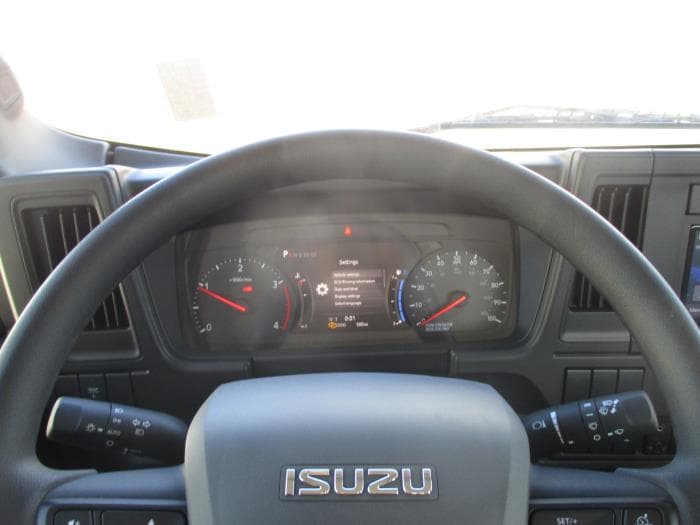 2025 Isuzu NPR — photo 11