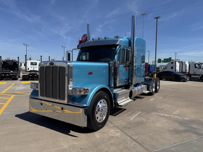 2027 Peterbilt 589 — photo 2