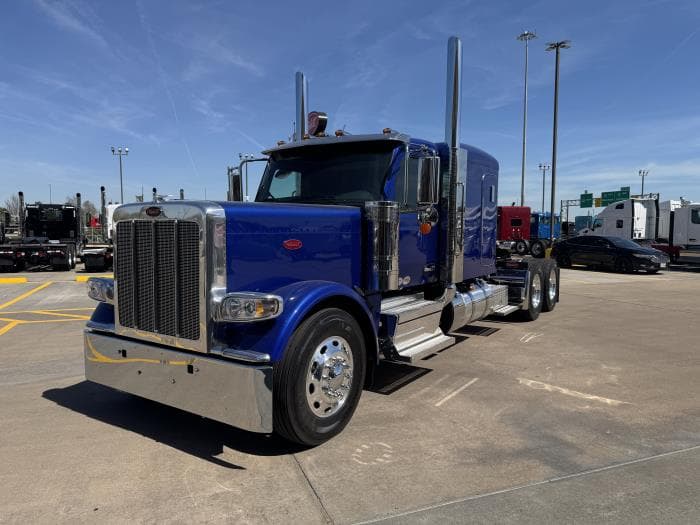 2027 Peterbilt 589 — photo 2