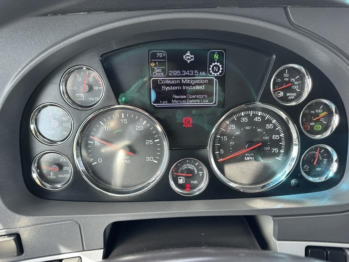 2021 Kenworth T680 — photo 6