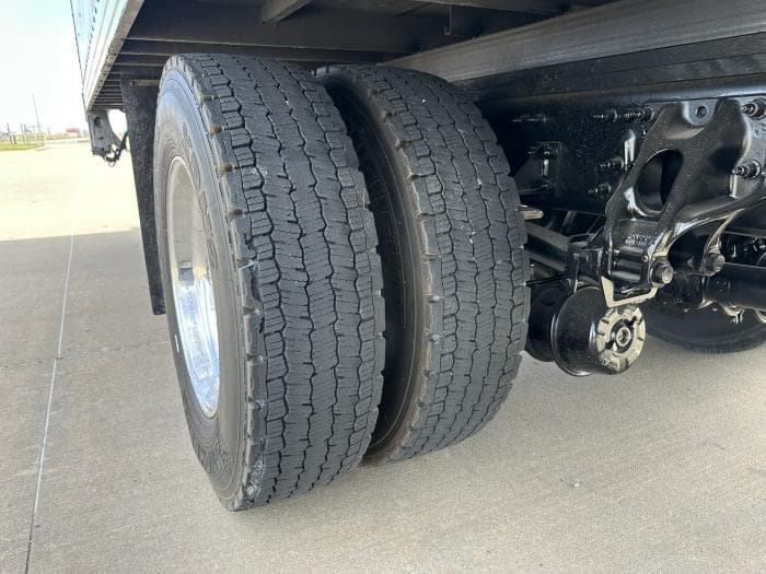 2020 Peterbilt 337 — photo 19