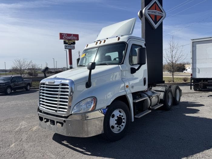 2019 Freightliner Cascadia — photo 4