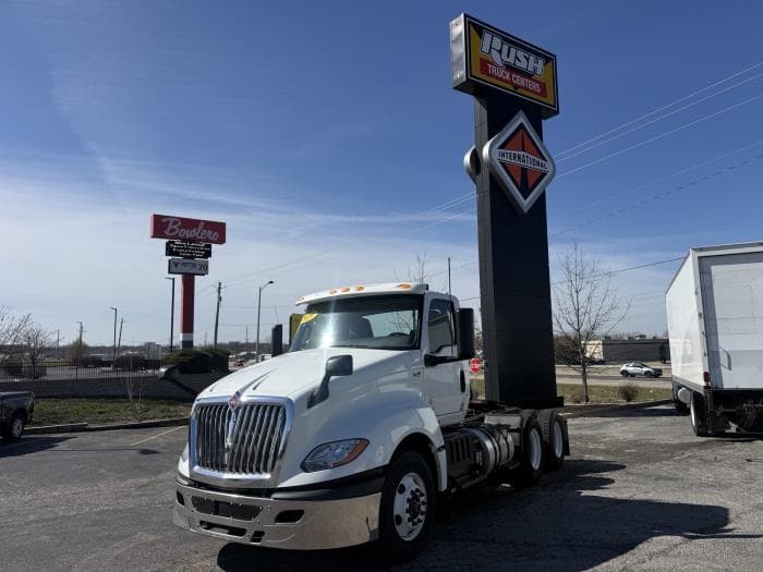 2020 International LT — photo 2