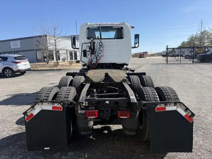 2020 International LT — photo 6