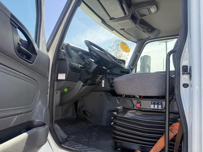 2020 International LT — photo 11