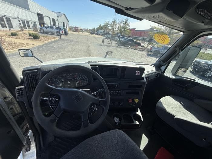 2020 International LT — photo 14