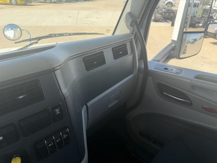 2019 Peterbilt 579 — photo 28