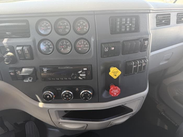 2019 Peterbilt 579 — photo 29