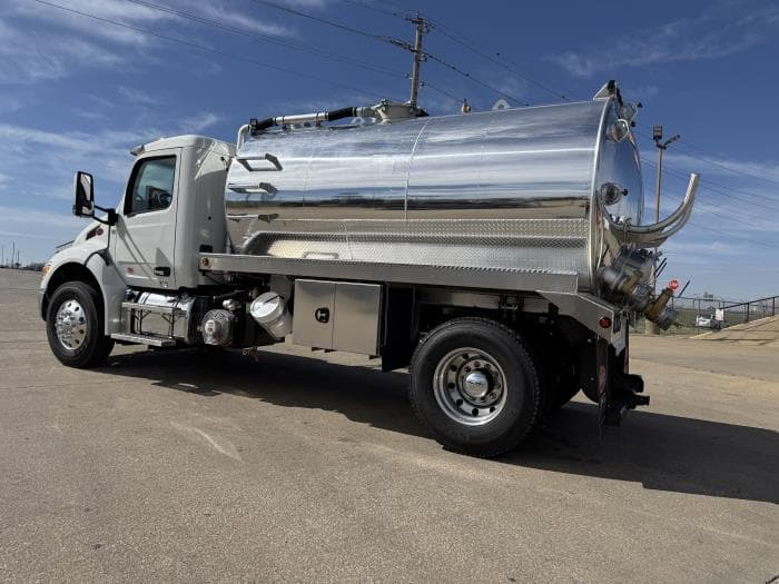 2026 Peterbilt — photo 8