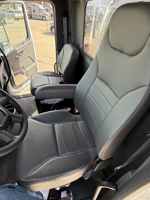 2026 Peterbilt — photo 25