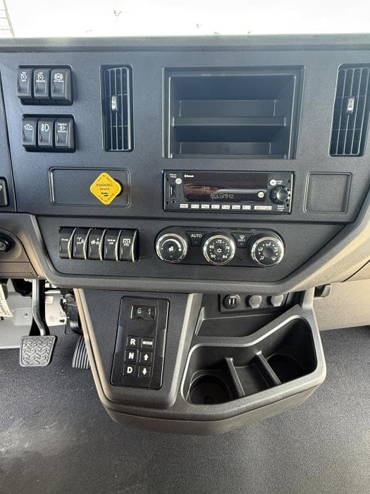 2026 Peterbilt — photo 26