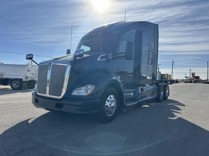 2020 Kenworth T680 — photo 2