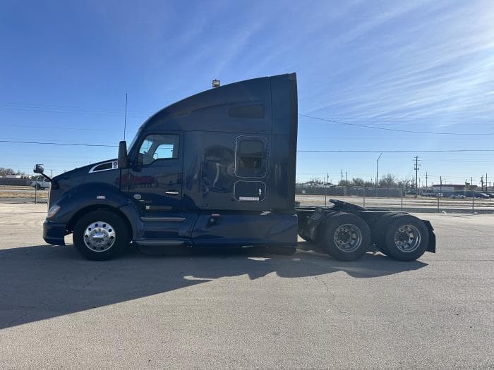 2020 Kenworth T680 — photo 5