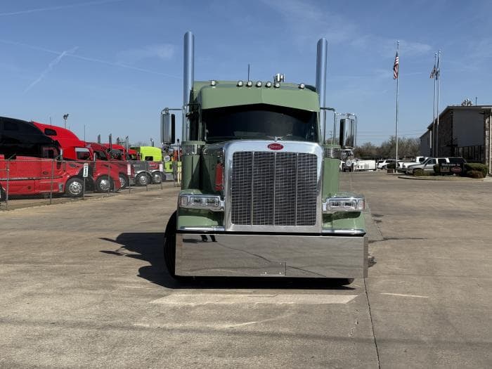 2027 Peterbilt 589 — photo 9