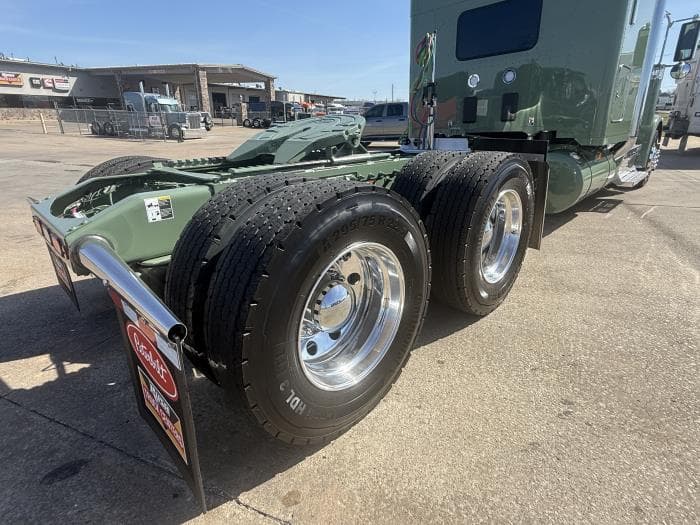 2027 Peterbilt 589 — photo 15