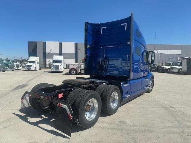 2021 Volvo VNL 760 — photo 14