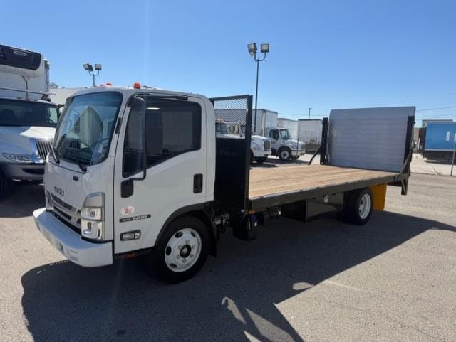 2023 Isuzu NRR — photo 3