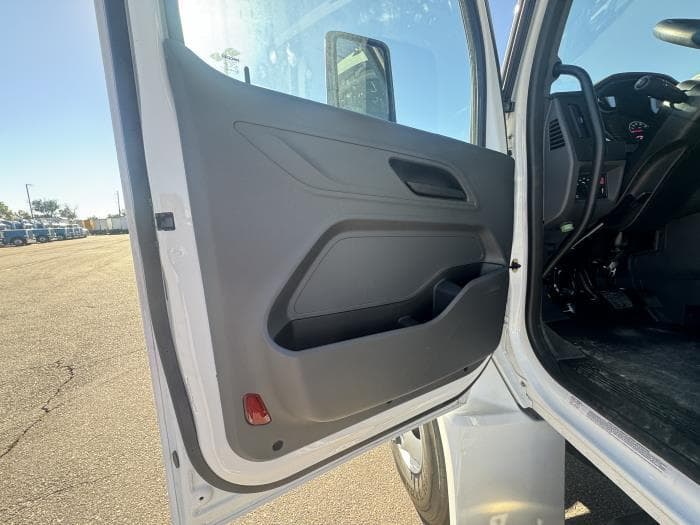 2025 Peterbilt 536 — photo 4