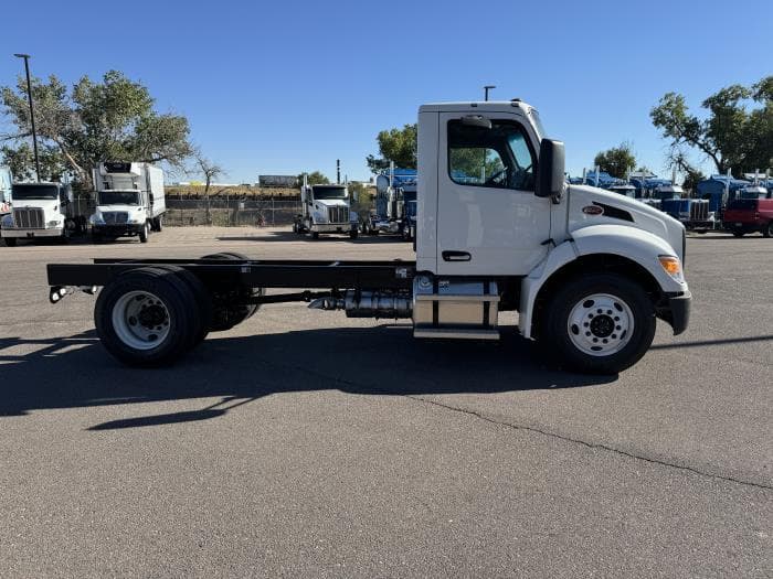 2025 Peterbilt 536 — photo 9