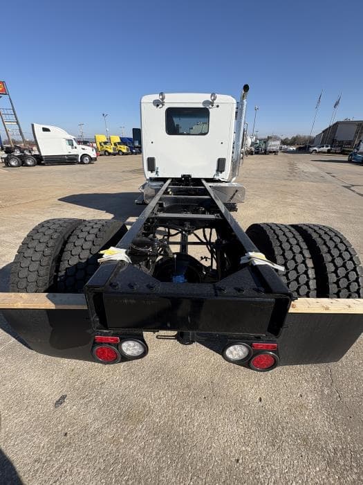 2026 Peterbilt — photo 9
