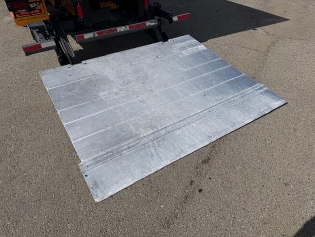 2021 Isuzu NQR — photo 7