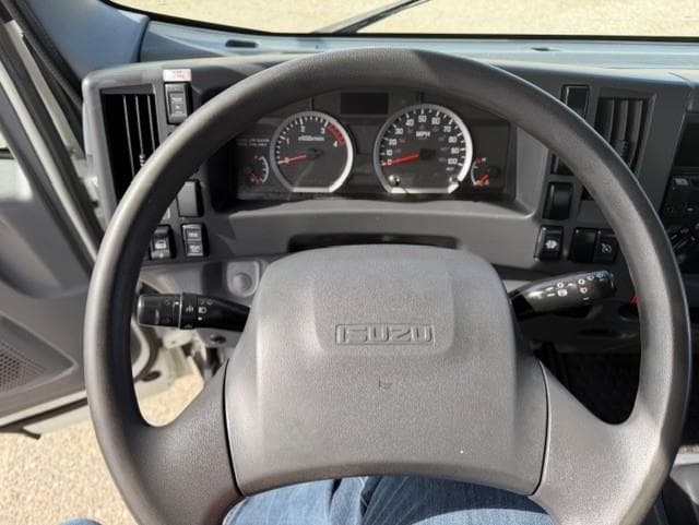 2021 Isuzu NQR — photo 11