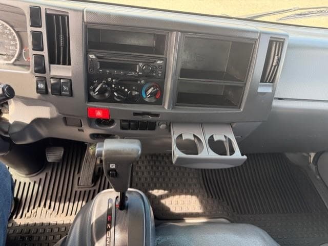 2021 Isuzu NQR — photo 9