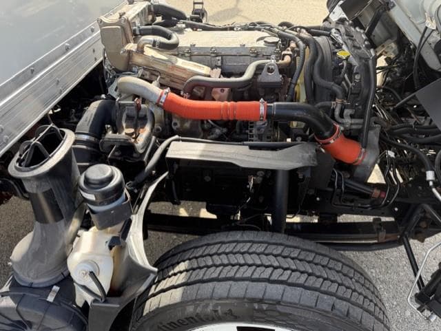 2021 Isuzu NQR — photo 15