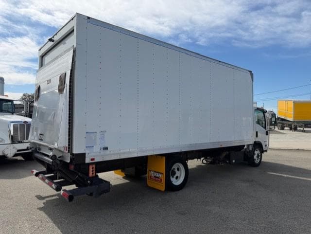 2021 Isuzu NQR — photo 5