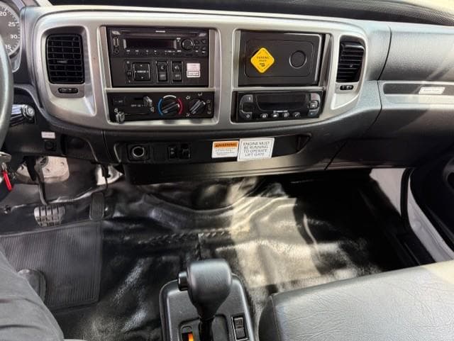 2020 Hino 268 — photo 11