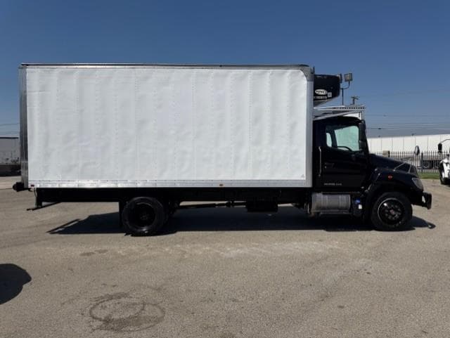 2019 Hino 268 — photo 5