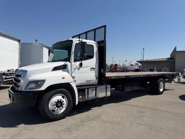 2020 Hino 268 — photo 2