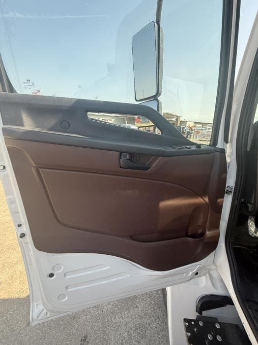 2026 Hino L6 — photo 22