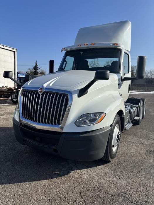 2019 International LT — photo 2