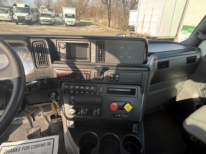2019 International LT — photo 14