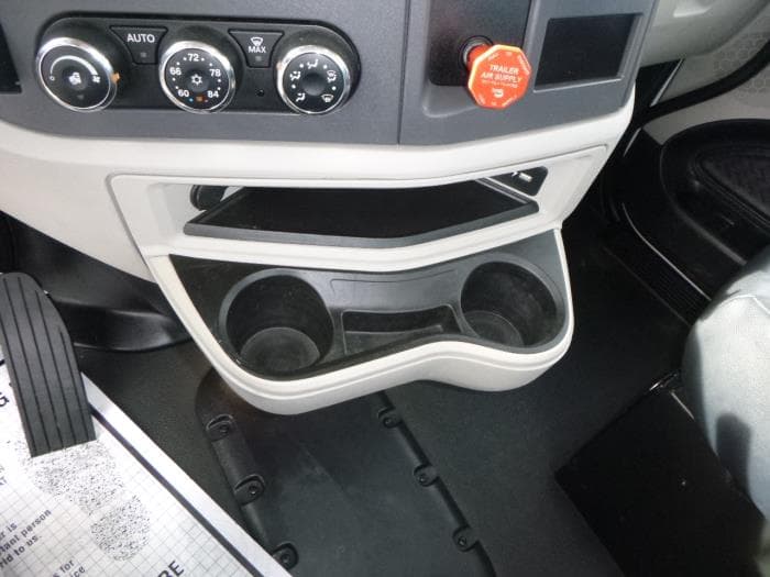 2023 Peterbilt 567 — photo 17