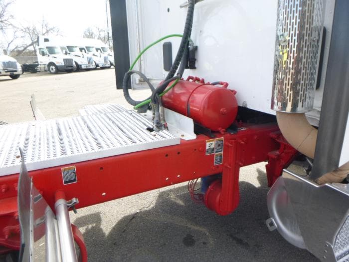 2023 Peterbilt 567 — photo 29