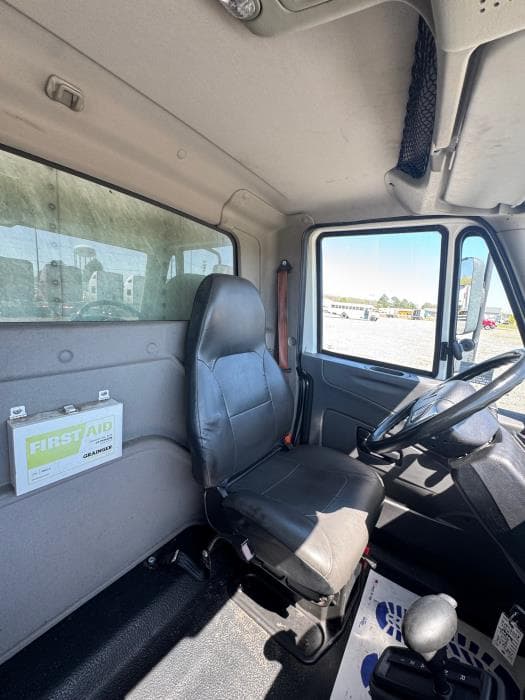 2019 International 4300 — photo 21
