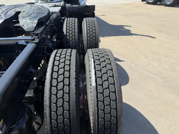 2020 Peterbilt 579 — photo 13