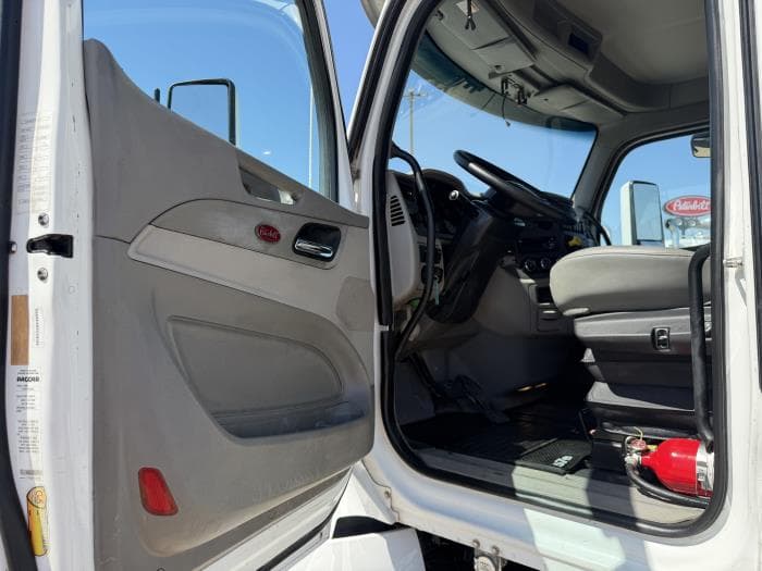2020 Peterbilt 579 — photo 25