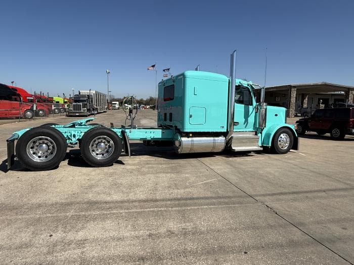 2027 Peterbilt 589 — photo 19
