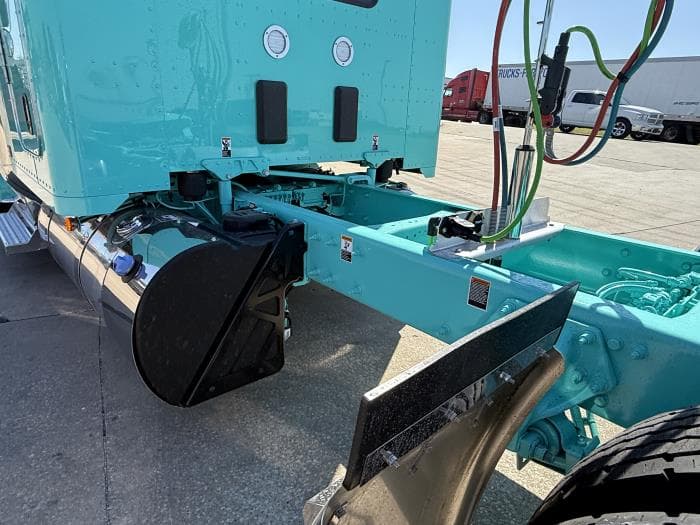 2027 Peterbilt 589 — photo 26