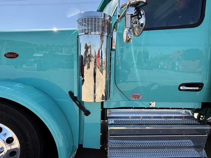 2027 Peterbilt 589 — photo 28