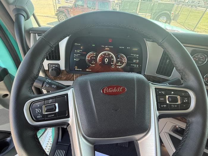 2027 Peterbilt 589 — photo 34