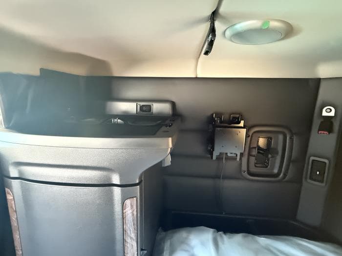 2027 Peterbilt 589 — photo 41